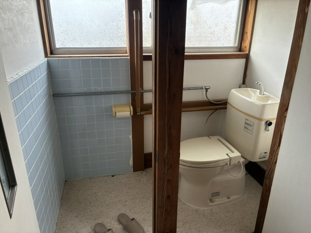 東中島中古物件のトイレ