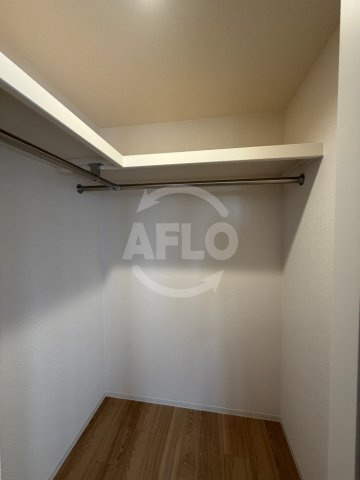 セレニテ梅田北グランデ　豊崎本庄小学校区の収納|セレニテ梅田北グランデ　ウォークインクローゼット