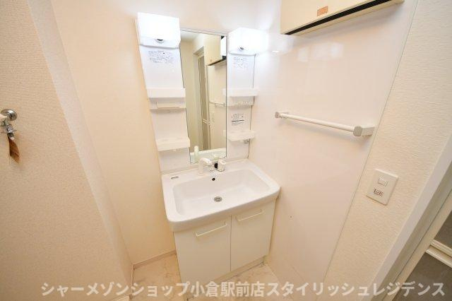 コンフォールパピヨンの洗面所