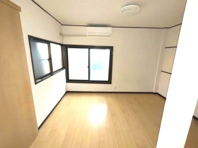 【居間・リビング】 | 千代倉荘 | 7.1帖のきれいなLDK。