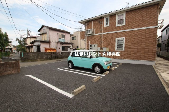 ベルグ若松の駐車場