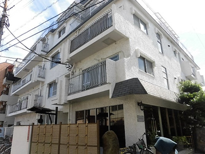 【外観】 | カールトンコート | 鉄筋コンクリート造のがっちりとした建物。
