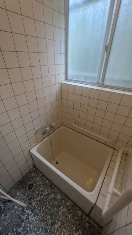 第6飯田柏コーポラスの浴室|コンパクトで使いやすいお風呂です