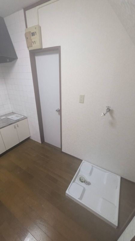 第6飯田柏コーポラスの洗面所|コンパクトで使いやすい洗面所