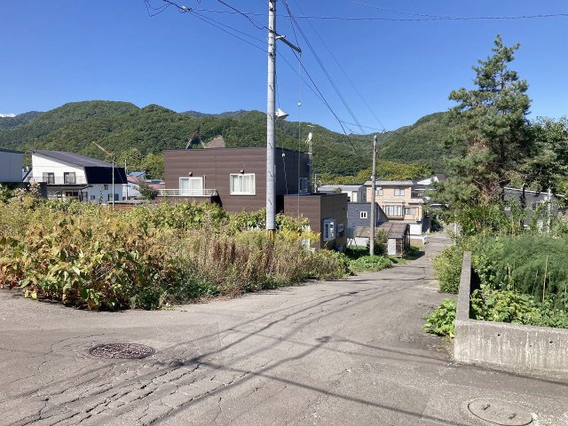 南区藤野2条11丁目　土地の外観|前面は6.3ｍ幅の公道♪