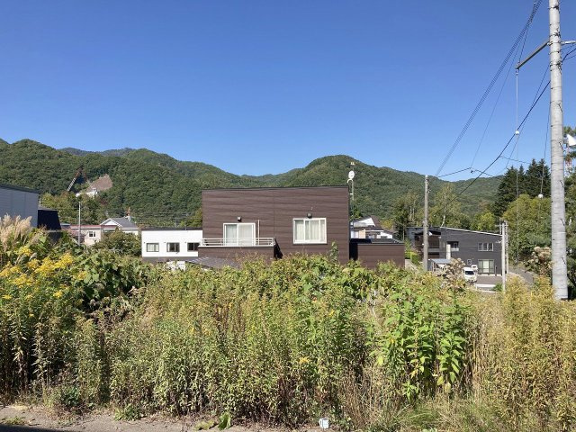 南区藤野2条11丁目　土地の周辺|山が前面に見える眺望良好の立地です♪