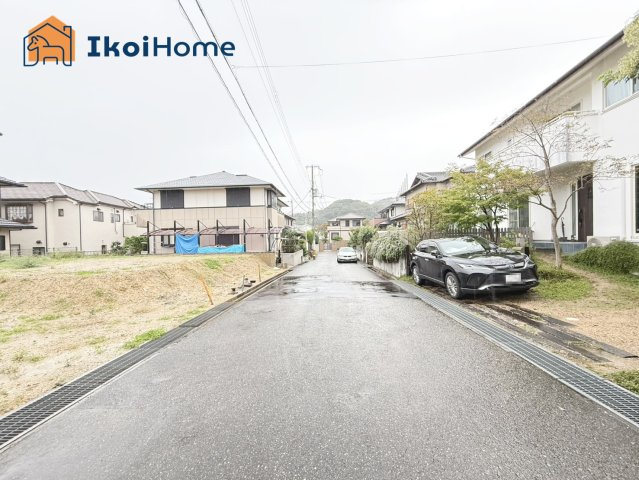 神戸市西区学園東町7丁目　土地　2号地の前面道路含む現地写真|●年中無休：当日予約可●前面道路は北西側幅員約6ｍでゆったりしております！交通量も少なく安心です！