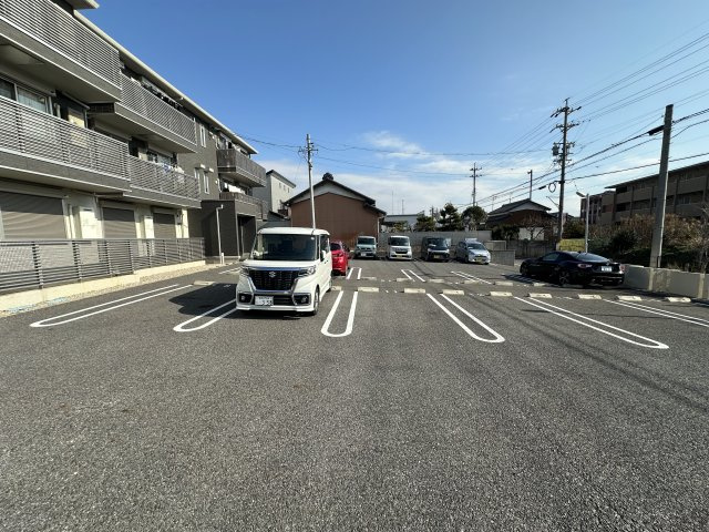 ロータス宇野の駐車場