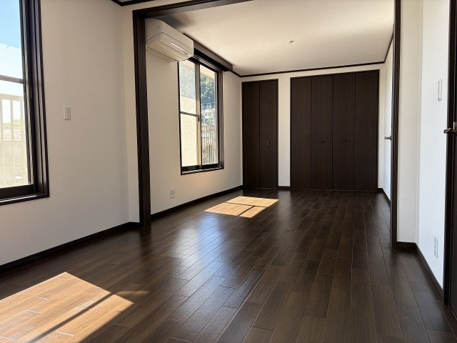 岡谷市山下町２丁目の中古一戸建の洋室
