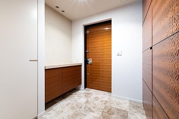 パークマンション六本木の玄関
