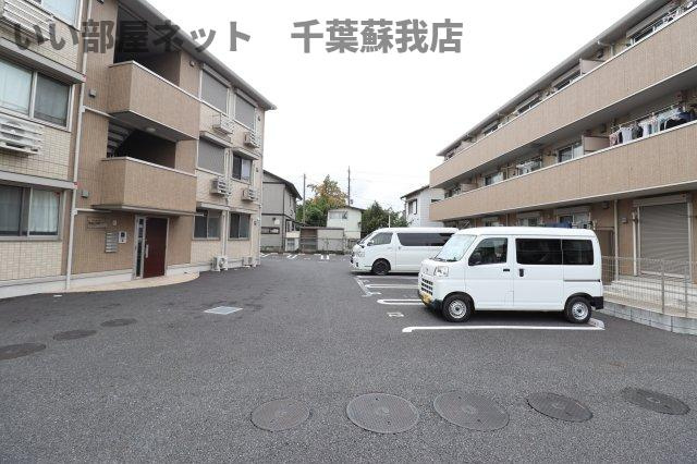 サンクレールＡＢの駐車場|車をお持ちの方に嬉しい駐車場付きの物件です