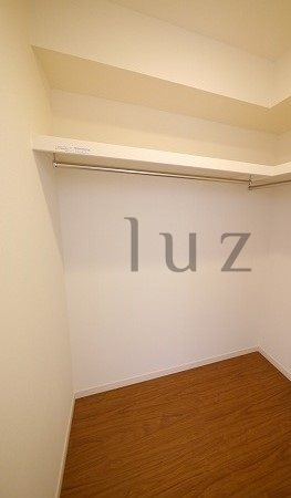 リブリアレンダドールⅠの収納|大容量のWIC完備で洋服から小物までスッキリ整理できます！