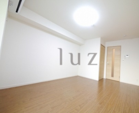 リブリアレンダドールⅠの居間・リビング|日の差し込む明るいお部屋です！
