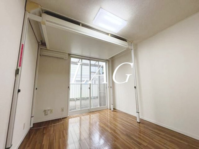 【居間・リビング】 | 第三通南ハウス | 洋室のお部屋です。