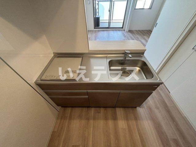 セレニテ神戸駅前アリエのキッチン