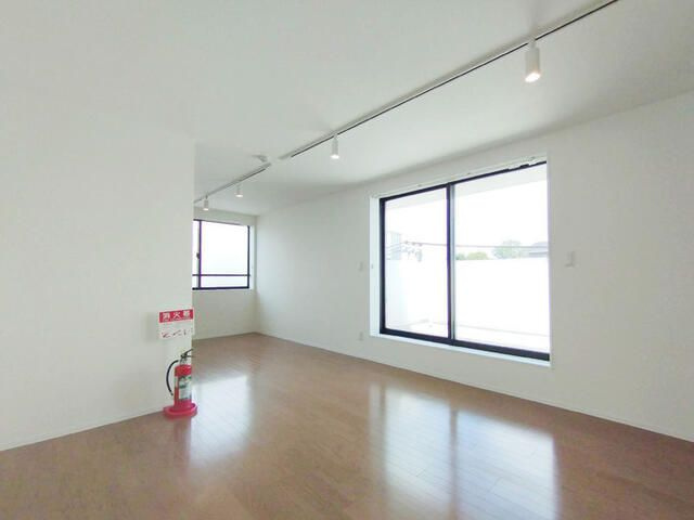 グランテージ西小山の寝室|開放的な寝室です