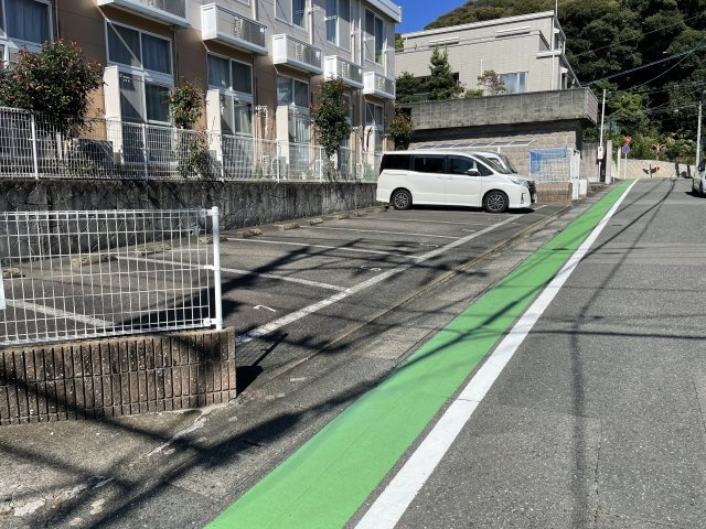 レオパレス南陽館の駐車場