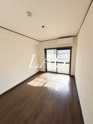 【居間・リビング】 | ニューアネックス(E-198) | 洋室のお部屋です。