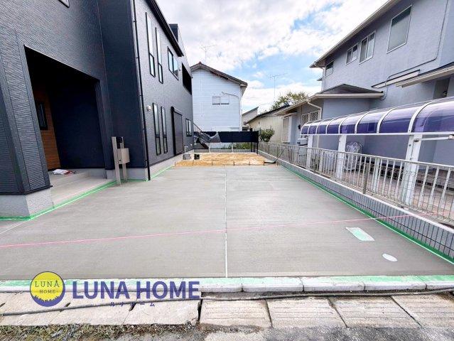 小美玉市羽刈2期　新築戸建の駐車場|お仕事前後の「早朝」「夜間」対応も可能です◎お時間がなかなかとれない方も、柔軟に調整いたします♪
