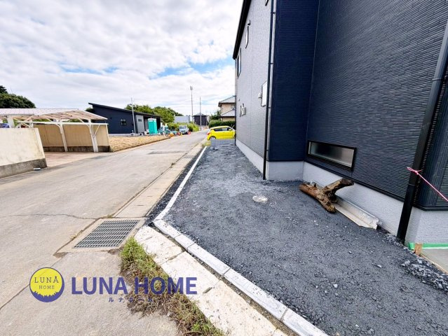 小美玉市羽刈2期　新築戸建の前面道路含む現地写真|本日ご見学希望の方は、「029-828-4413」までお電話、もしくは「見学予約する」ボタンからお問い合わせください♪