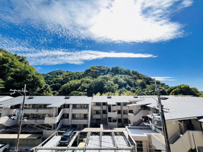 【展望】 | 京都北白川アーバンコンフォート | 青空が広がる爽やかな景色を楽しめます！陽当り・通風ともに良好なロケーションです♪