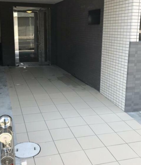 ヒルズ東町のロビー