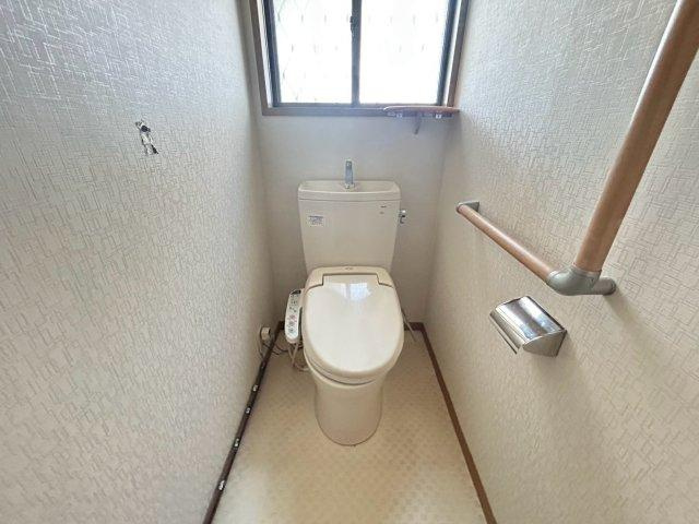 自由が丘本町3丁目戸建のトイレ