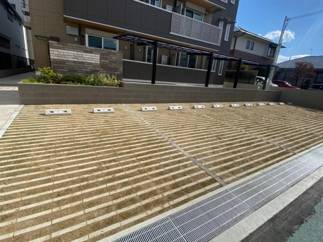Jソレイユ錦ヶ丘の駐車場