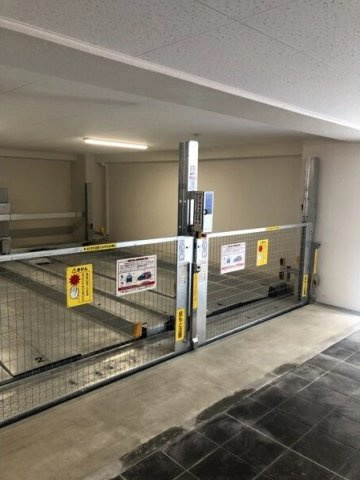 ALBA甲子園口の駐車場