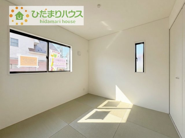 【和室】 | 土浦市右籾第13　新築戸建 | 扉を閉じれば来客用のお部屋として！開いて広い空間を作れば、お子様の遊び部屋として使えます！