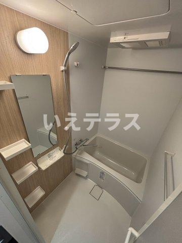セレニテ神戸駅前アリエの浴室