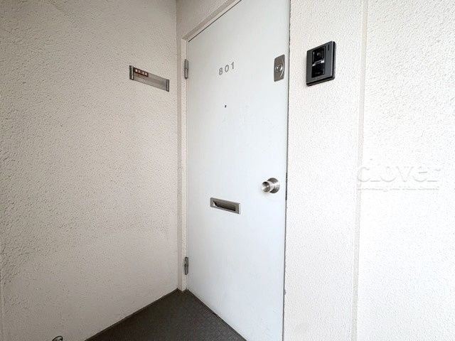 【その他共用部分】 | トーア飛鳥山マンション | マンションの共用廊下です。きれいに清掃されています。周囲のお部屋の様子も、ぜひ伺ってみてください。～即日のご見学可能～　お問合せはお気軽にどうぞ。