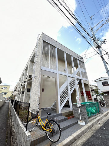 レオパレスMercato　Degli　Appartaの外観