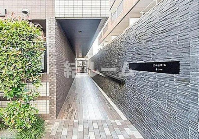 北区神谷２丁目の賃貸マンションのエントランス