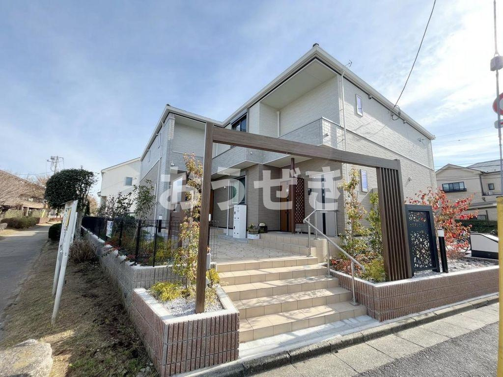 ホフヌング弐番館のエントランス|セブン-イレブン狛江…まで550m