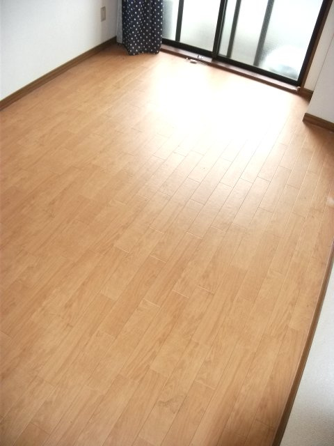 ファミール小島の居間・リビング