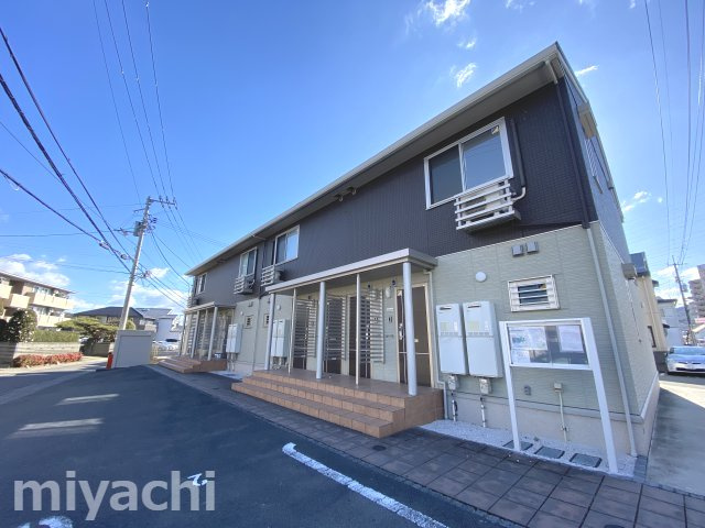 クレストコートの外観