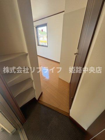 ベルフラワー岡町の玄関