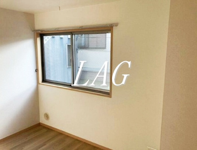 【居間・リビング】 | クレセントコート | 洋室のお部屋です。