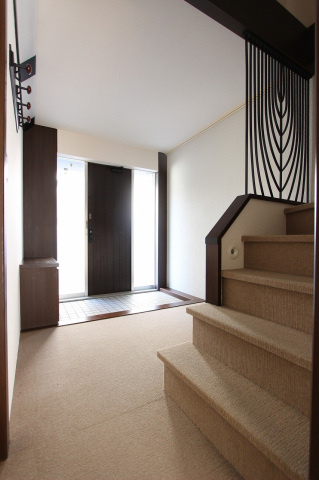Maison21 B棟の玄関|玄関ホールとシューズボックス