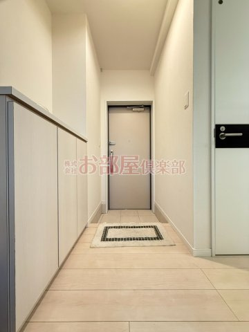 J-PLACE東町の玄関|収納もある玄関です