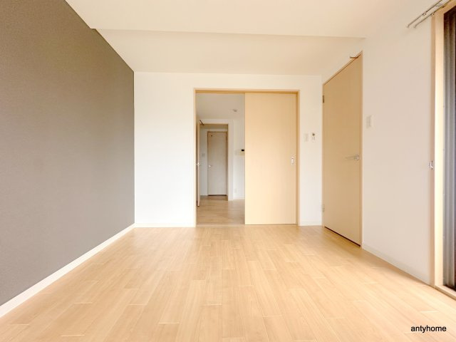 アプライズ西長堀　仲介手数料無料の洋室