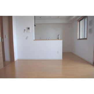 【居間・リビング】 | 高畑Ｔ-２マンション | ※同物件他部屋写真　反転・色違いの場合有　現状優先