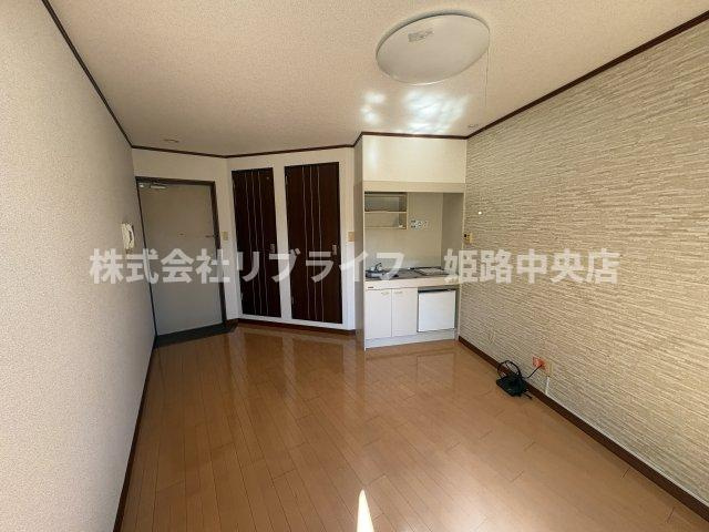 ベルフラワー岡町の居間・リビング