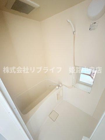 ベルフラワー岡町の浴室