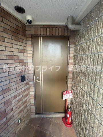 ベルフラワー岡町のエントランス