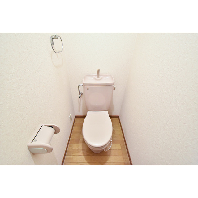 KNビルBのトイレ|ゆったりとした空間のトイレです