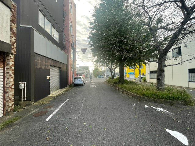 銚子市新生町　店舗居宅の前面道路含む現地写真