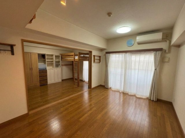 【居間・リビング】 | ダイアパレス坂戸ステーションガーデン | 掲載写真はAIによる画像加工を施しております。実際の現況を優先いたします。