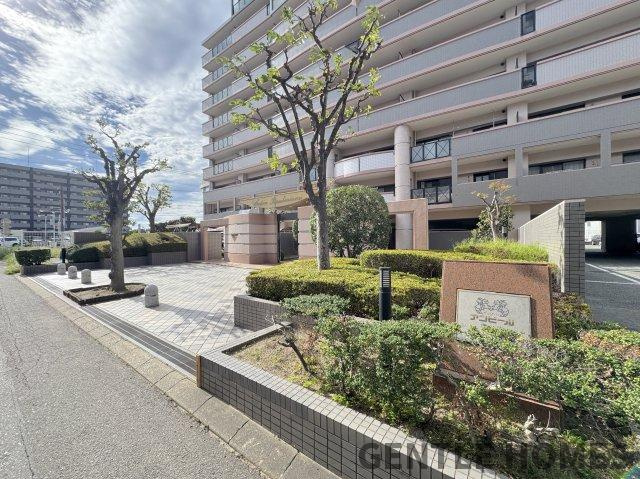 アンピール板付南のエントランス